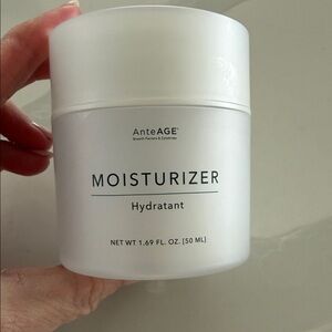 ANTEAGE  Moisturizer